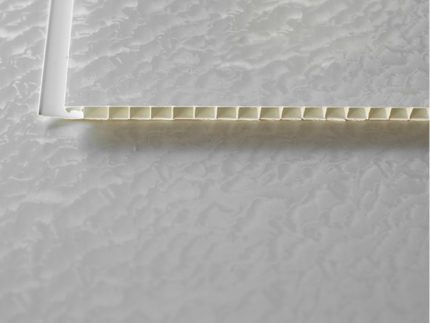 Производство ламинированной ПВХ панели цвета Белый зефир
